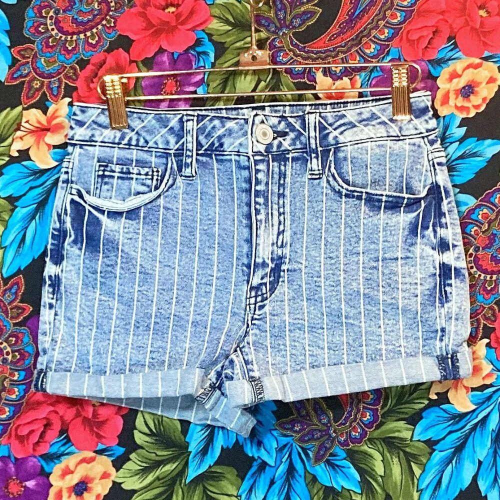 WOMEN'S SO HIGH RISE JEANS SIZE 5 SHORTIE SHORT SHORTS 5/27W DENIM PINSTRIPE